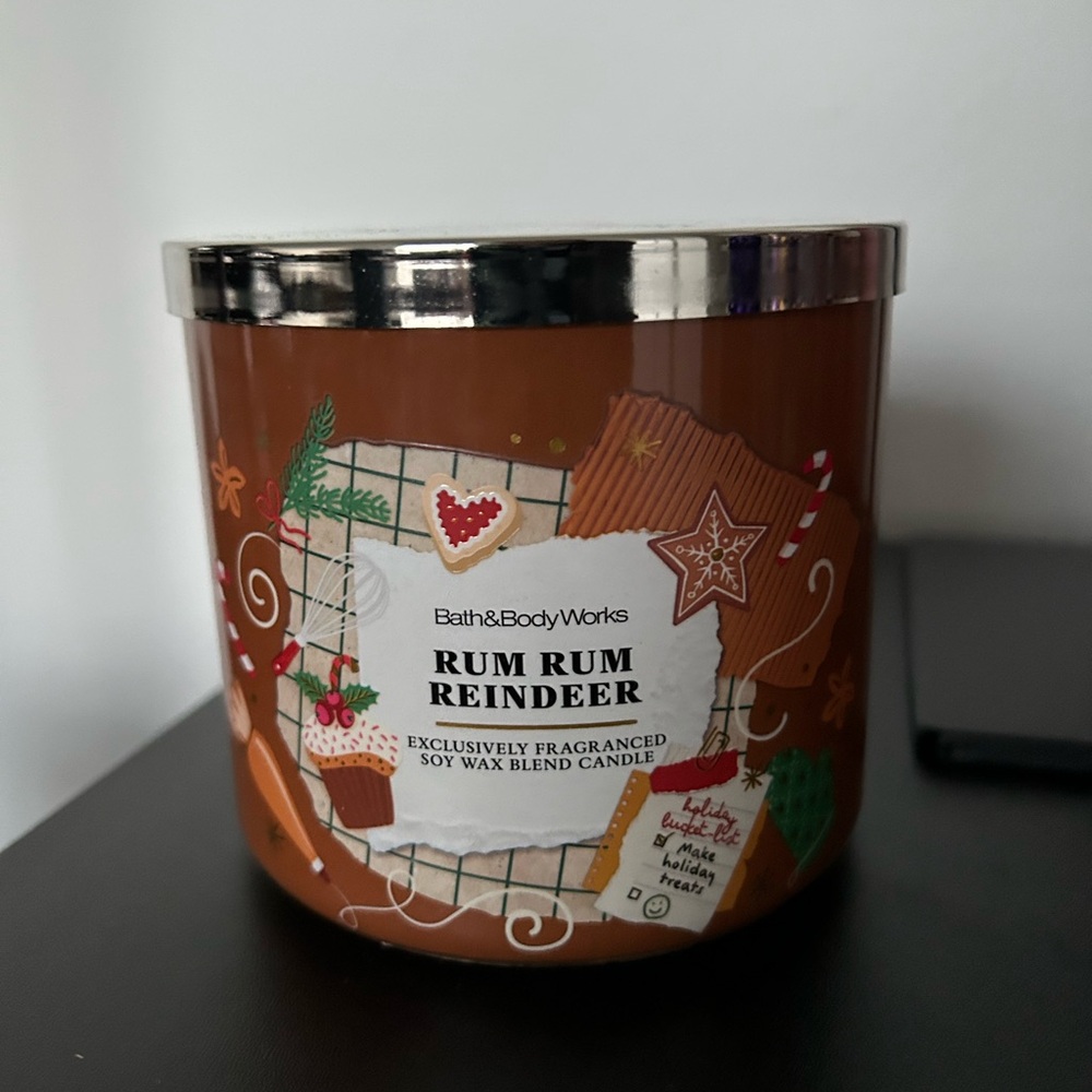 Bath & Body Works Rum Rum Reindeer 3 Wick Candle